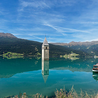 Reschensee: Stummer Zeitzeuge im Wasser