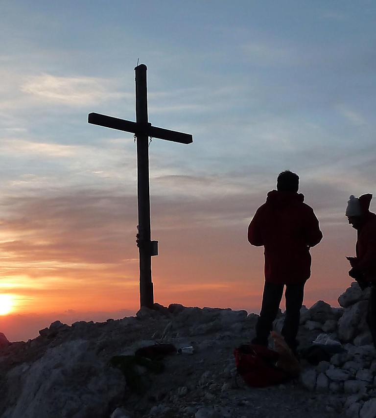 Geisler peaks in Villnöss valley - South Tyrol Sonnenaufgang am Peitlerkofel: Der Himmel brennt
